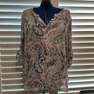 Pastel lightweight, airy patterned blouse